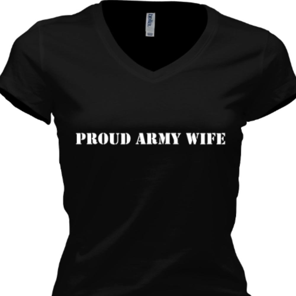 Custom t-shirt "Proud Army Wife"